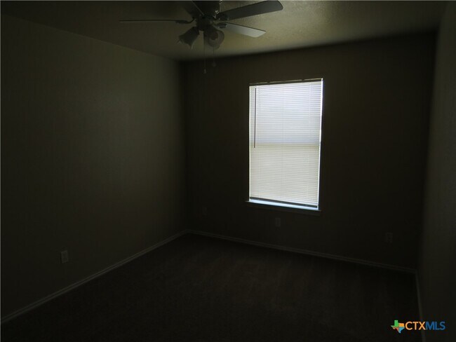 Building Photo - 1602 Benttree Dr