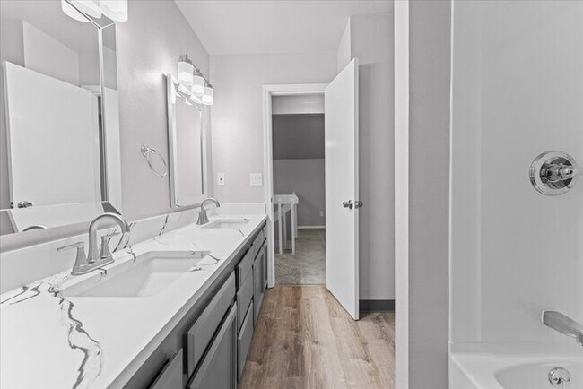 Building Photo - Updated 3BD/2BA Highland Duplex • Private Garage, Fireplace & Outdoor Space!