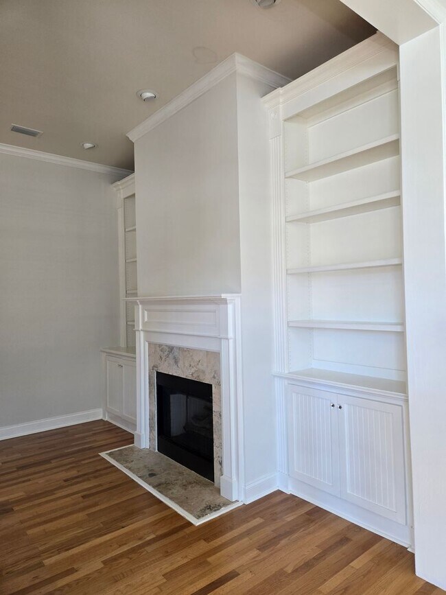 Building Photo - 3-bedroom, 2-bathroom cottage-style villa in Savanna Pointe