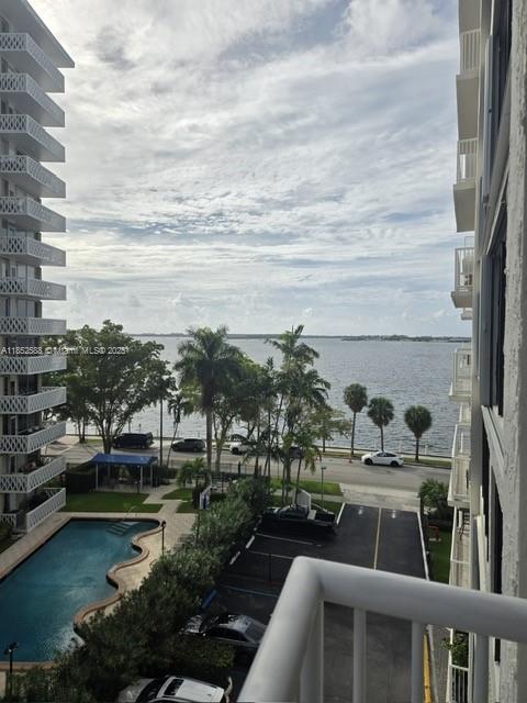 Building Photo - 1440 Brickell Bay Dr