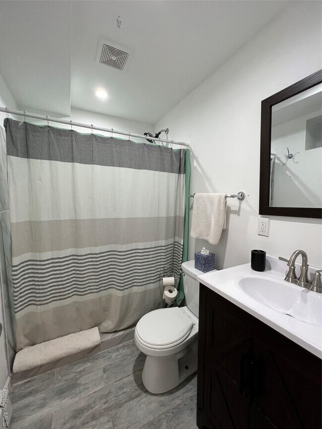 Building Photo - 30 Lewis Rd