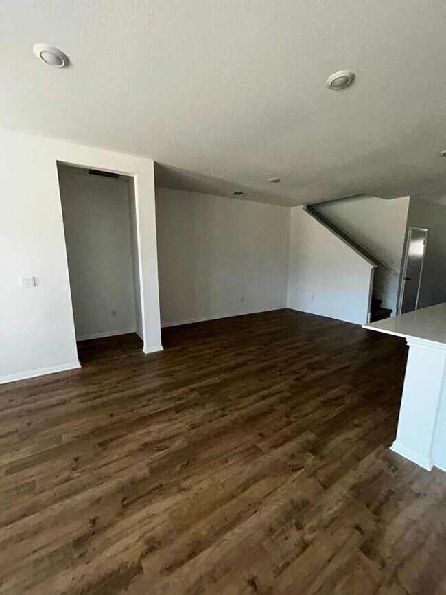 Building Photo - Charming 4 beds 3 baths in Leander!