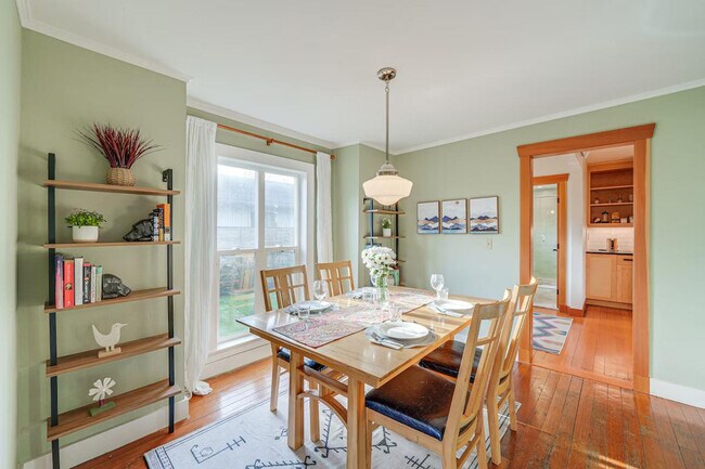 Building Photo - 2323 Elizabeth St