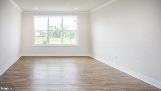 Building Photo - 665 Levering St
