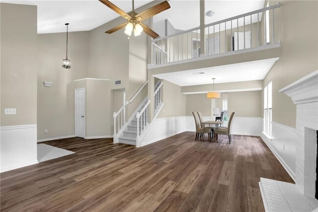 Building Photo - 10480 Summer Creek Dr