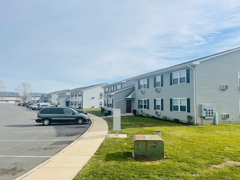 Building Photo - Millstream & Maplewood Apartments