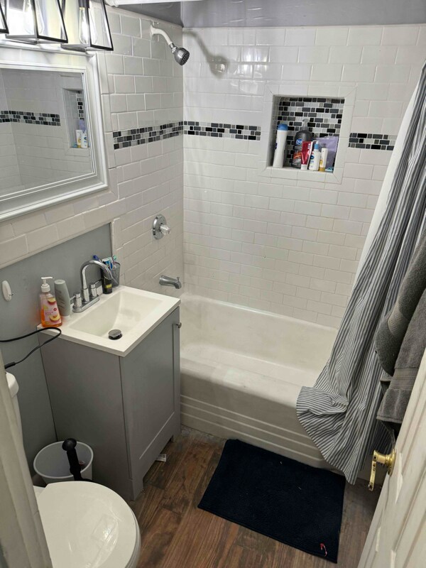 Building Photo - 461 Elm St