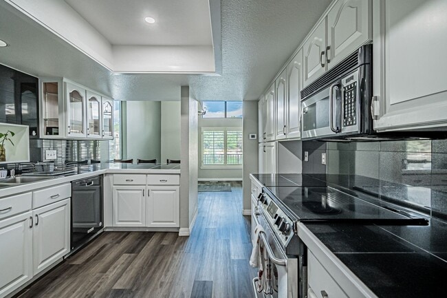 Building Photo - 3BD, 2.5BA Arapahoe Lake Park Townhome Near DTC