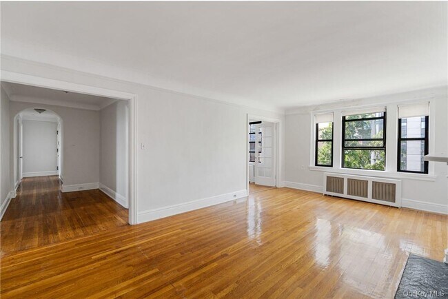 Building Photo - 240 Martine Ave