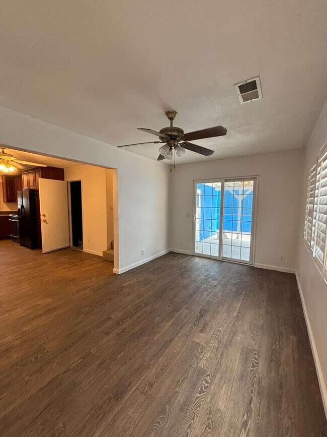Building Photo - 4122 Aragon Dr