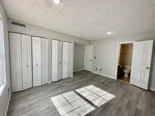Building Photo - 303 N Caroline Pl