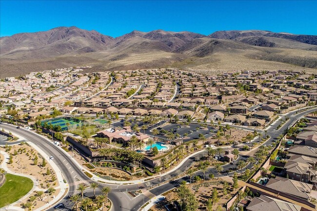 Building Photo - Stunning 1-story home in the prestigious Club at Madeira Canyon guard gated community!
