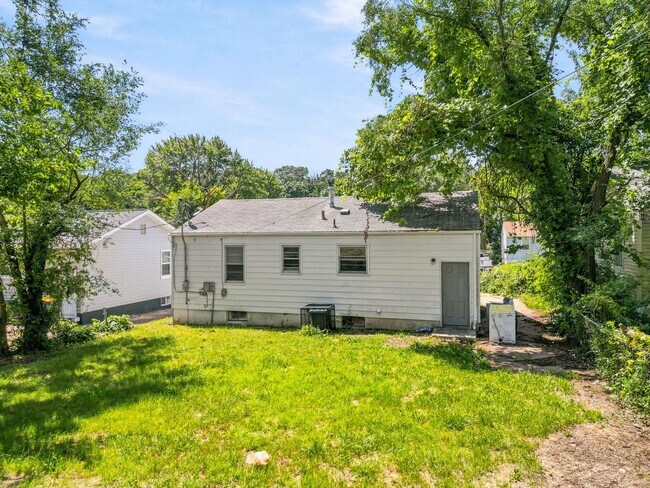 Building Photo - 8515 Jenny Dr