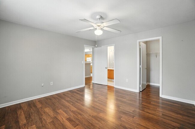 Building Photo - Minutes from UNCC Campus