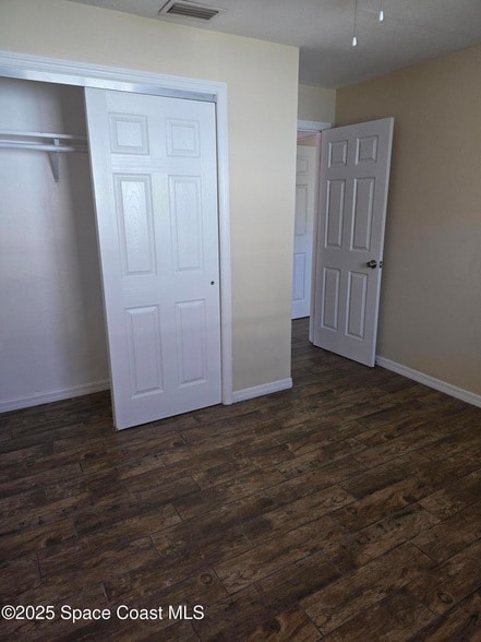 Building Photo - 6417 Ridgewood Ave