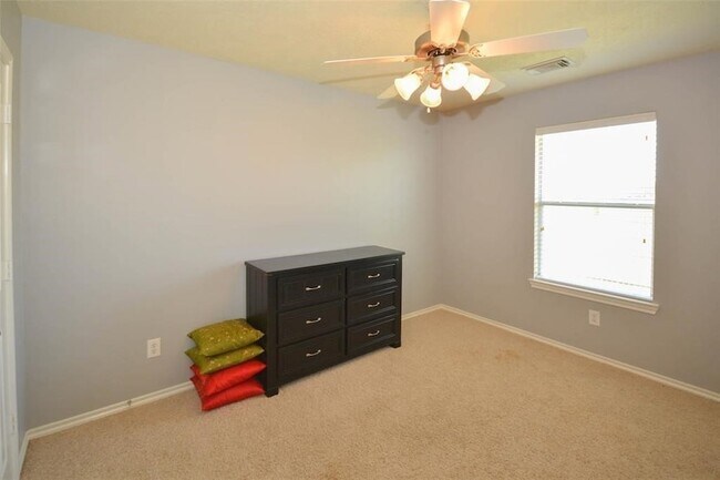 Building Photo - 3008 Middletrace Ln