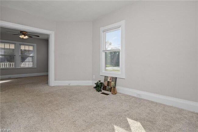 Building Photo - 868 W 36th St