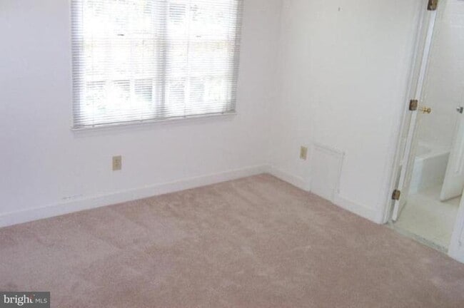 Building Photo - 9405 Locust Hill Rd