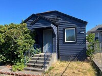 Building Photo - Three Bedroom in the Heart of Bremerton. P...
