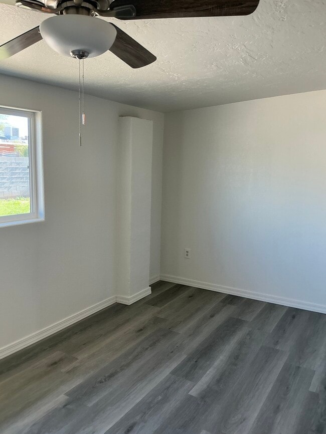 Building Photo - 1629 N 73rd Dr