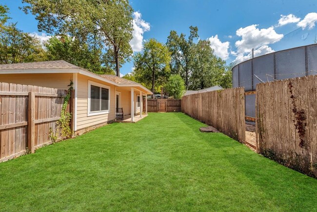 Building Photo - 3559 Balboa Cir
