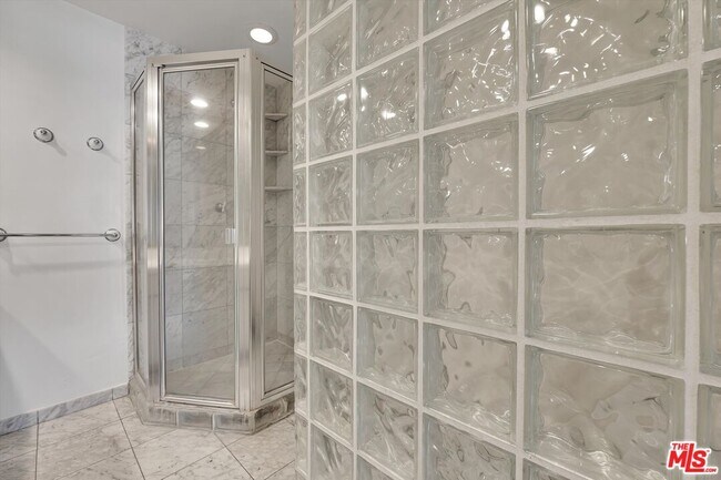 Building Photo - 10701 Wilshire Blvd