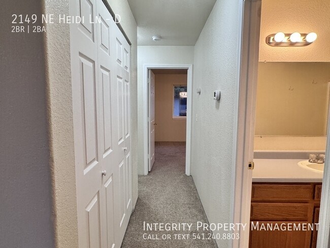 Building Photo - 2149 NW Heidi Ln