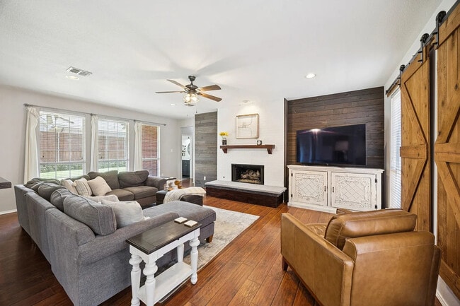 Building Photo - 2716 Royal Troon Dr