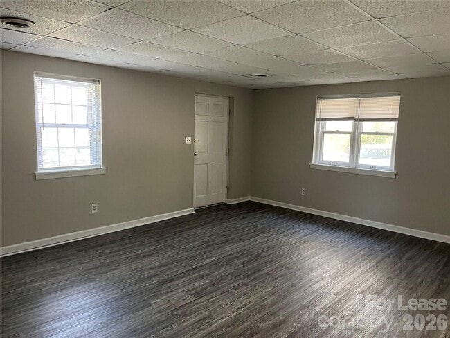 Building Photo - 451 Montgomery Ave