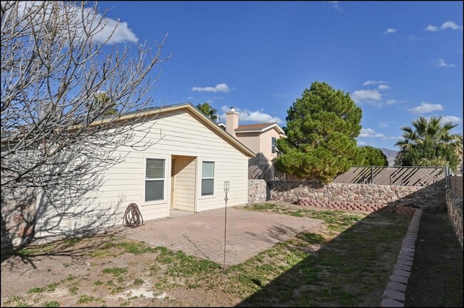 Building Photo - 648 Wind River Ave