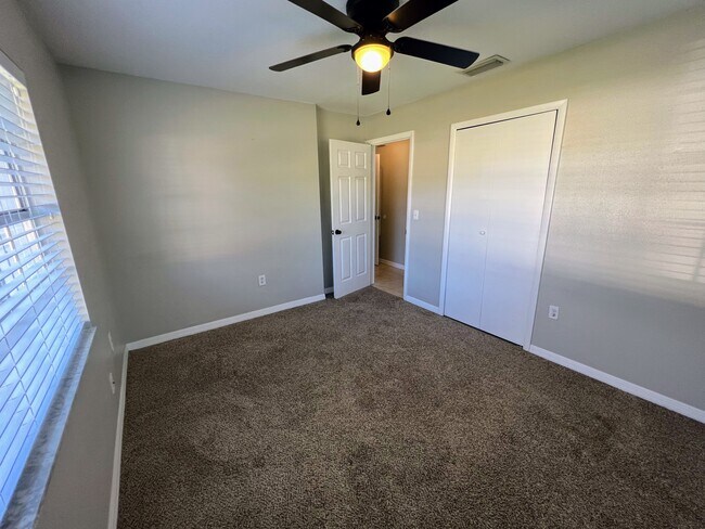 Building Photo - 4865 Darwood Dr