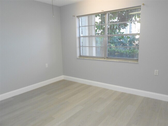 Building Photo - 2602 Nassau Bend