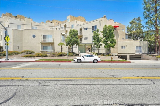 Building Photo - 2905 Montrose Ave