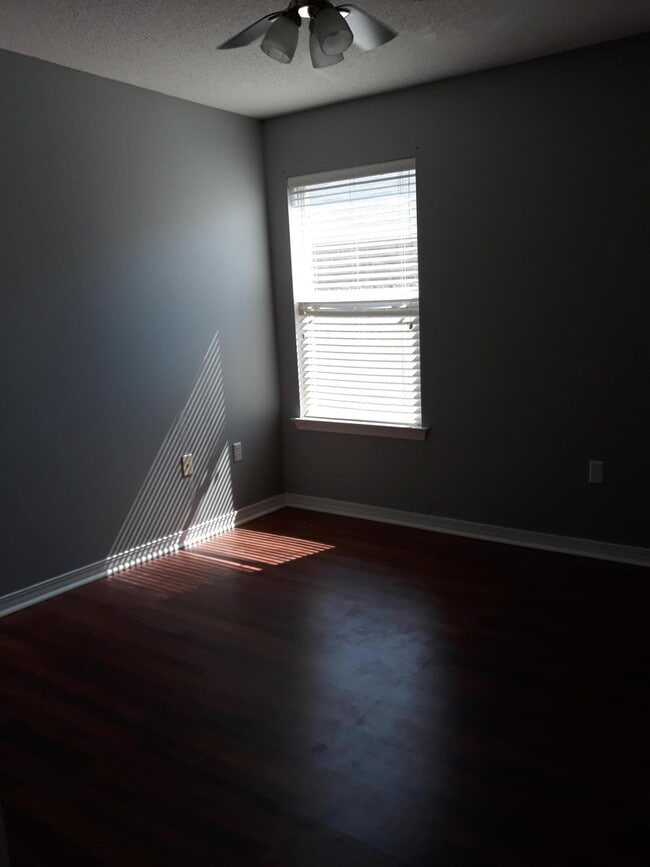 Building Photo - 8204 Cosica Blvd