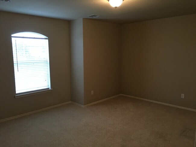 Building Photo - 4201 W Kent St