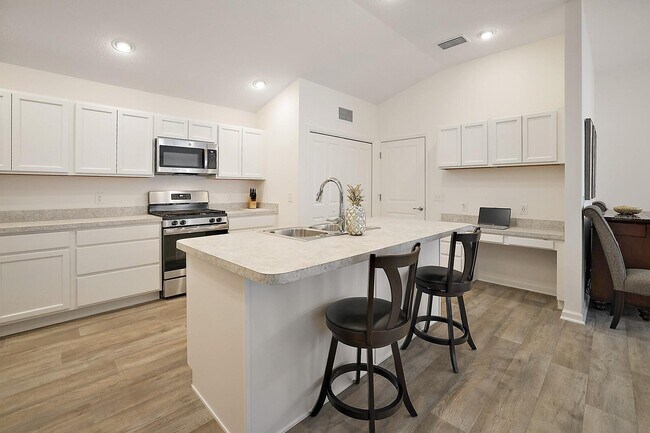 Building Photo - 3814 Zentko St