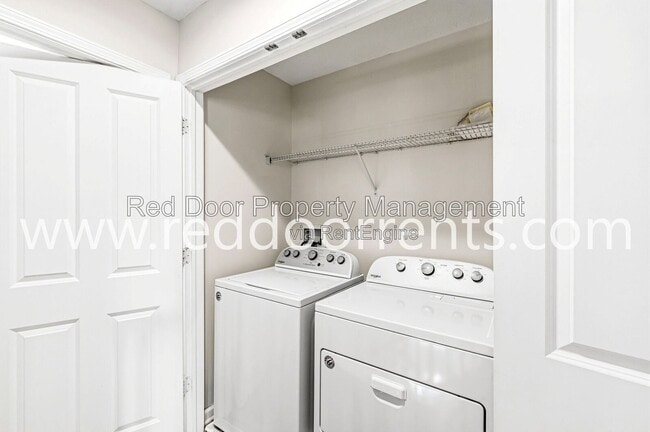 Building Photo - 13340 E Golden Gate Dr