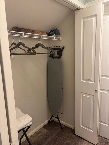 Master bedroom - 4135 Chilberg Ave SW