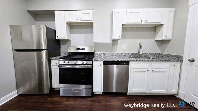 Building Photo - 4 Bedroom 1.5 Bathroom House in Norwood