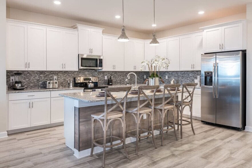 Building Photo - 4821 Kings Castle Cir