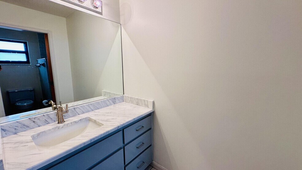 Building Photo - 11952 60th St N