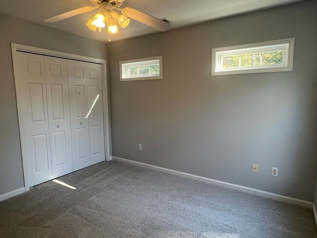 Building Photo - Three Bedroom Home in Pinecrest with Garage