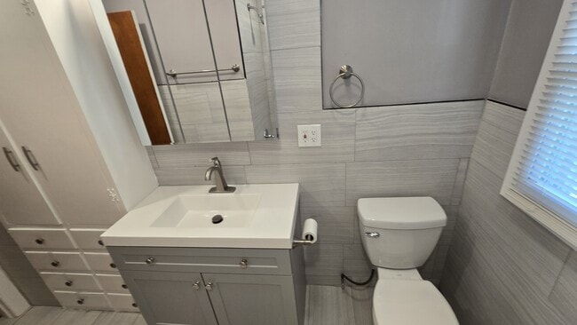 Building Photo - 3109 Beecher Rd