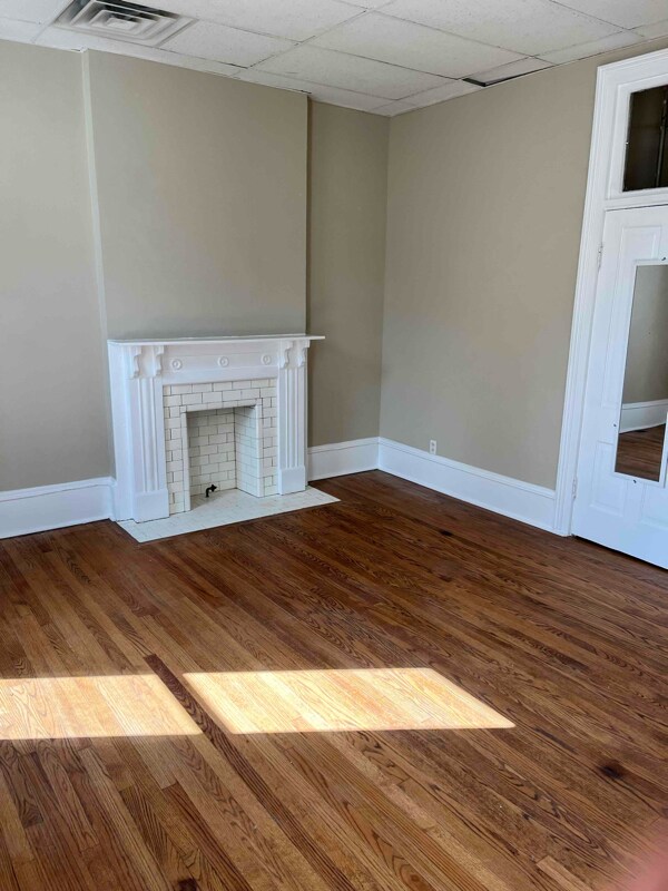 Primary Photo - 402 Sand St