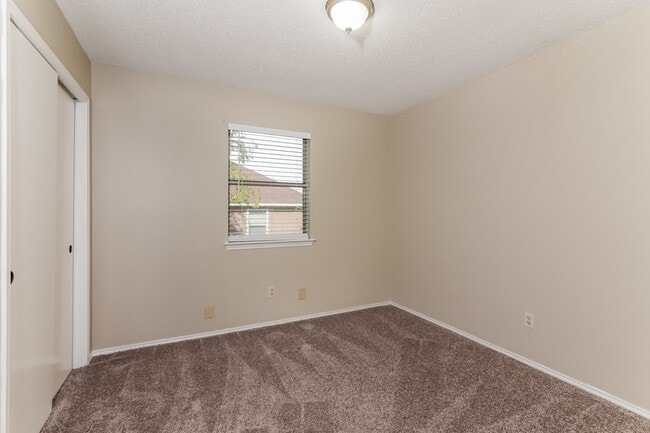 Building Photo - 7307 Park W Dr