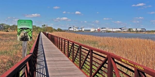 Building Photo - 806 Spinnaker Ct