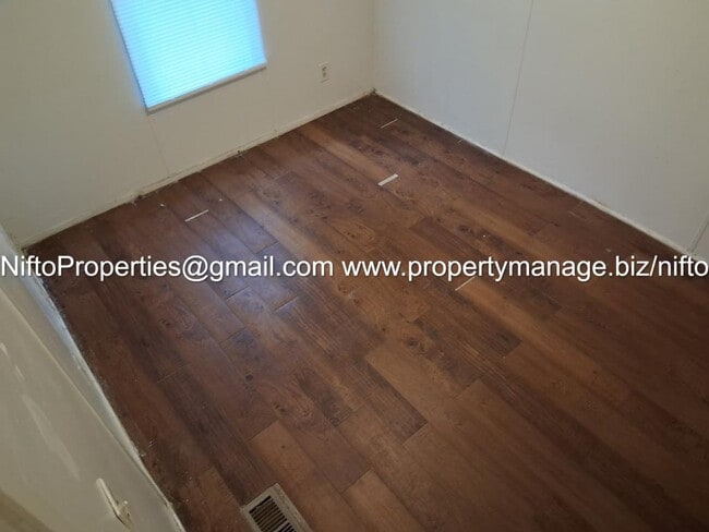 Building Photo - 5584 Aenon Ln