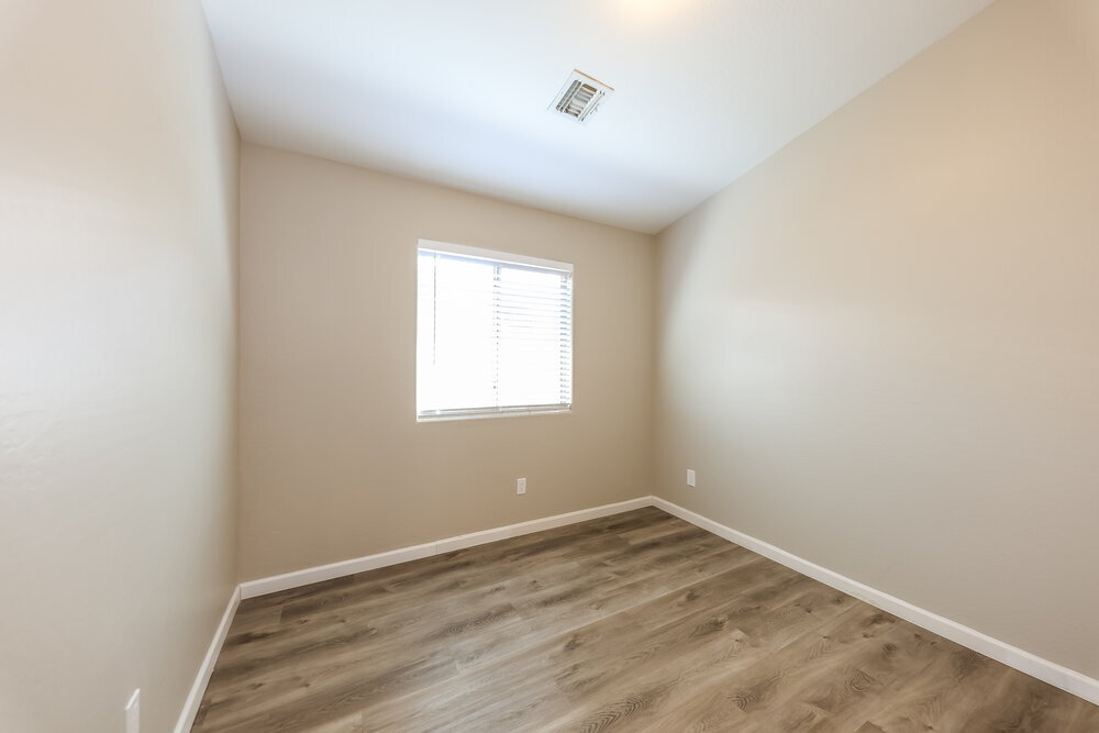 Building Photo - 10016 W Gross Ave