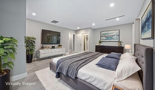 Building Photo - 5831 NW 81st Terrace