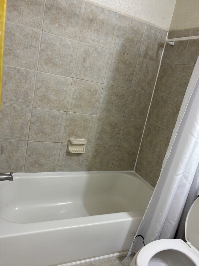 Building Photo - 18619 S Lyford Dr